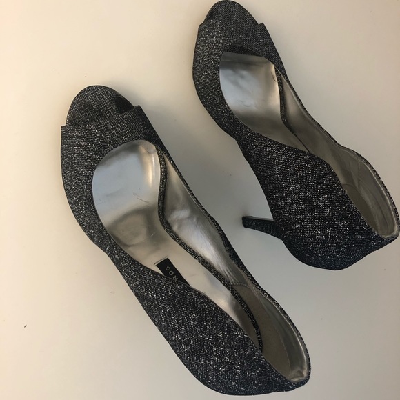 Shoes - Picture 5 of 5